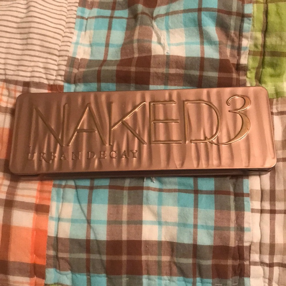 Naked 3 pallet